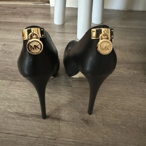 MICHAEL Michael Kors Hamilton Platform Pumps Black 6.5 - Picture 8 of 9